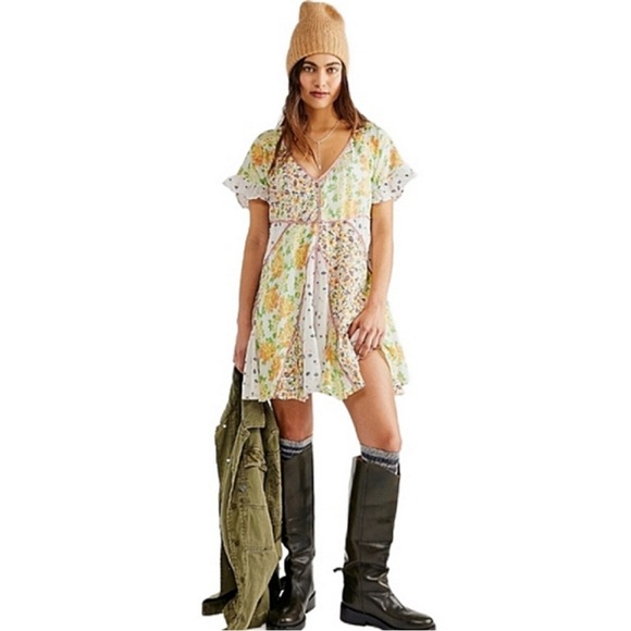 Free People Dresses & Skirts - Free People wildflower patchwork mini dress in multi Ivory Combo Size Large